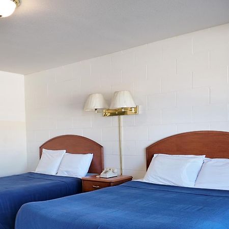 Prince Motel Принс Джордж Екстериор снимка